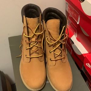 ❤️SOLD❤️Timberland Wedge Boots Wheat 7.5 Womens